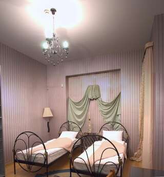 Хостелы Гранд Хостел Ереван Ереван Двухместный с 1 кроватью или 2 отдельными кроватями и душем-1