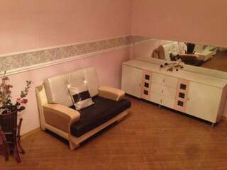 Хостелы Гранд Хостел Ереван Ереван Бюджетный двухместный номер с 2 отдельными кроватями и общей ванной комнатой-3